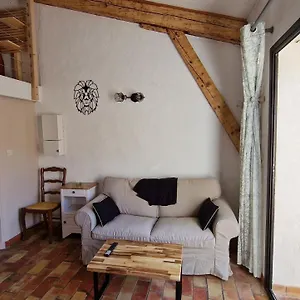 https://studio-au-pied-de-la-sainte-victoire.fr-provencehotel.com